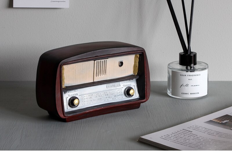 New European Resin Radio Model Nostalgia Jewelry Old Radio Craft Bar Home Decoration Accessories Gift Imitation Antique