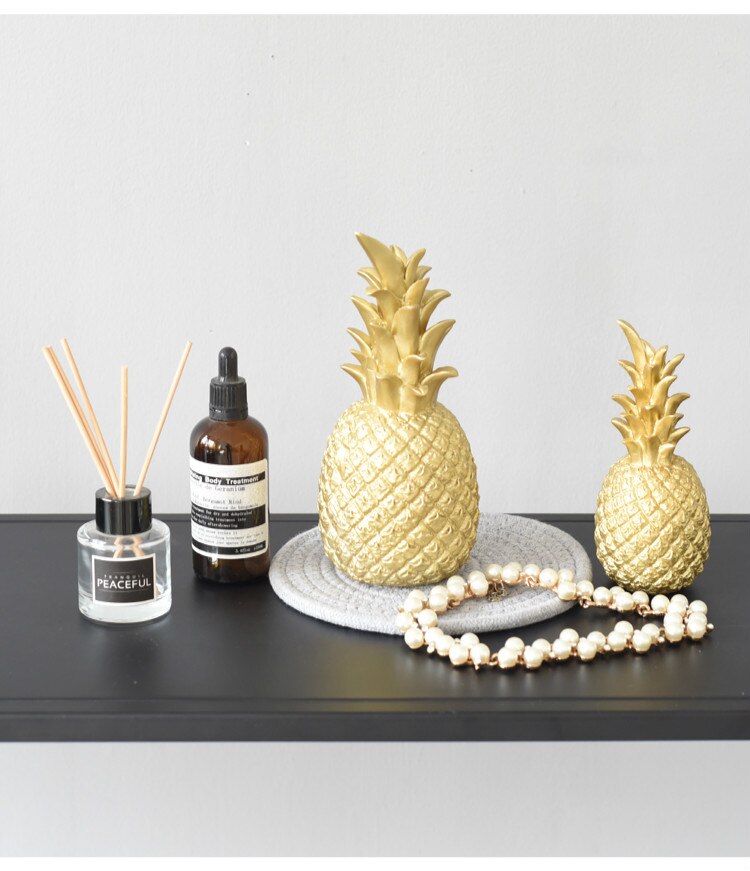 Nordic Creative Resin Gold Pineapple Fruit Crafts Living Room Wine Cabinet Window Desktop Home Ornament Table Decoration Crafts