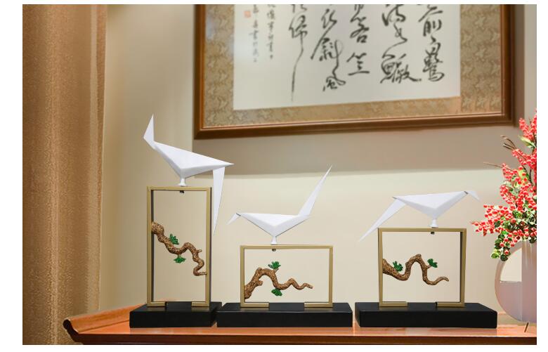 Chinese Resin Geometric Bird Iron Stand Ornaments Home Livingroom TV Cabinet Figurines Decoration Hotel Office Desktop Crafts