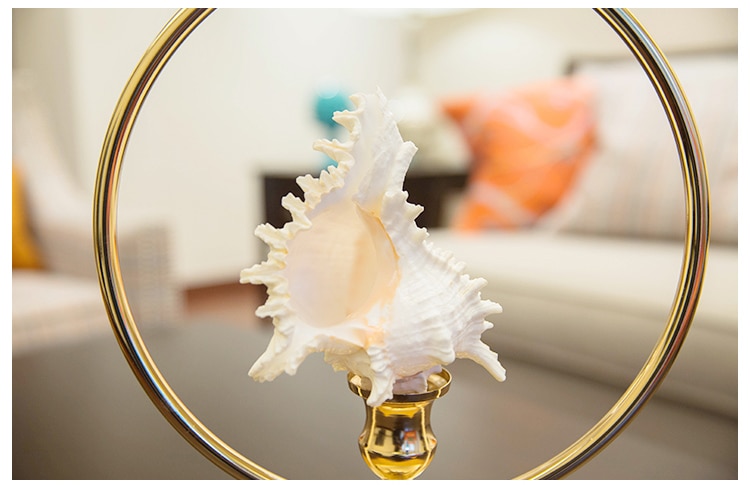 Home Decoration Accessories Conch With Transparent Glass Ball Decoration Figurine Living Room Ornament Objects Office Alloy Gift