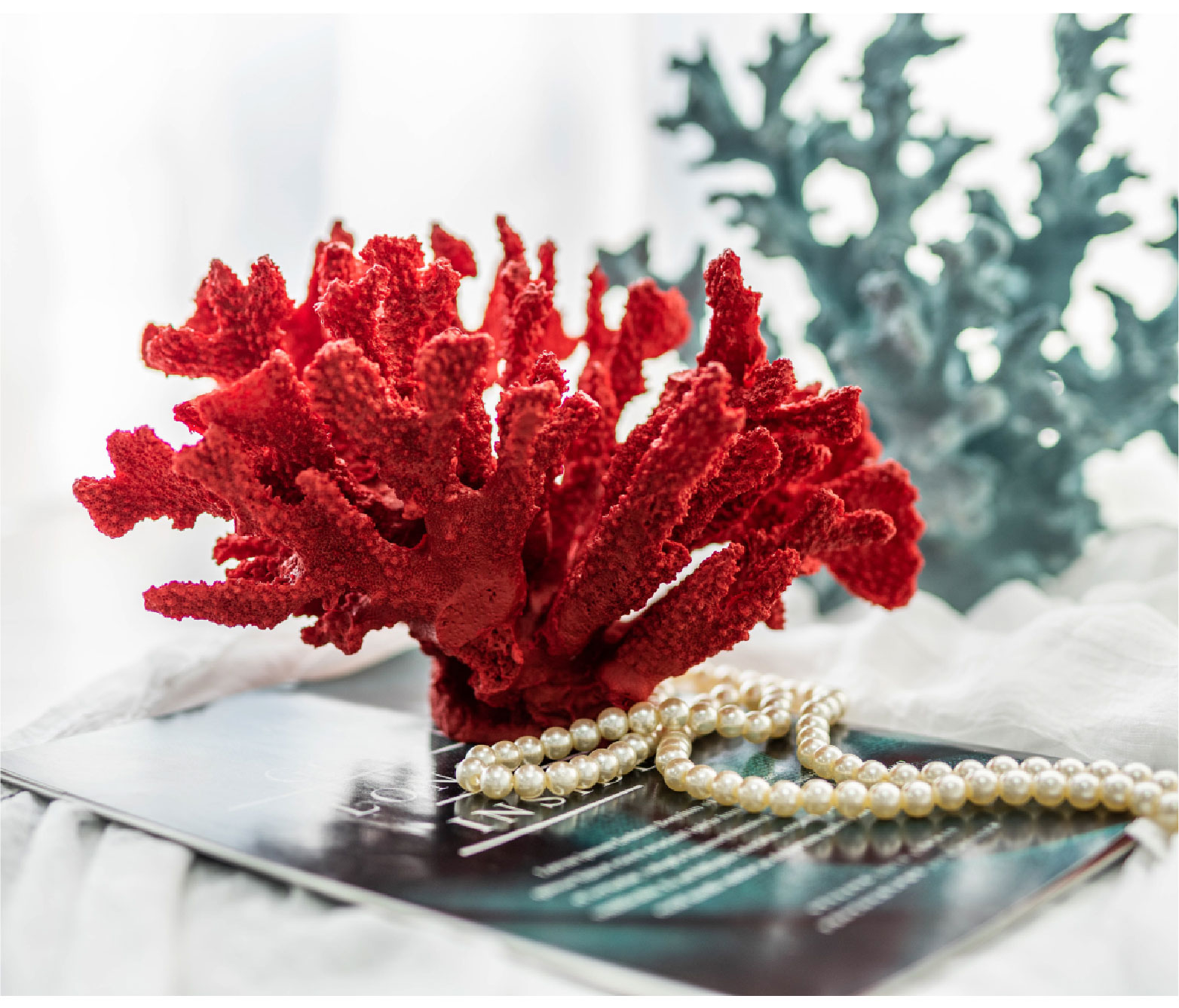 Mediterranean White Red Coral Sculpture Figurine Ornaments Plant Office Home Decoracion Accessories moderno Art Resin Craft Gift