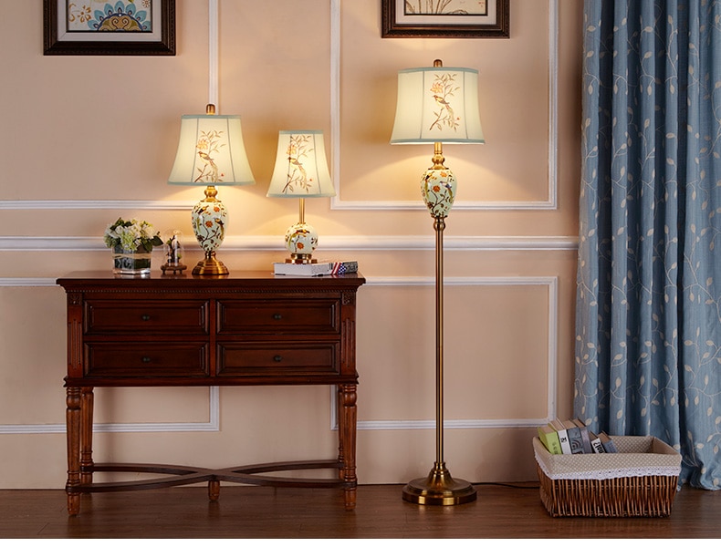 Hand Drawn Parrot Pattern Ceramic Floor Lamp Moder Standing Lamp For Living Room Foyer Beside Lamp Porcelain Floor Light Fixture