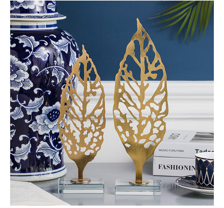 Luxury Plationg Alloy Gold Leaves Ornament For Home Living Room Hotel Entrance Creative Acrylic Desktop House Decor Accessories