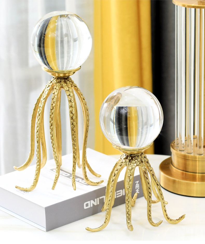 Marine Life Octopus Shape Gold Copper Statue Home Decor Accessories Figurine Living Room Crystal Glass Ball Ornament Office Gift