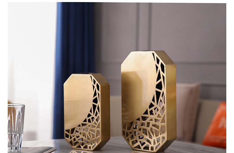 Luxurious Geometric Polygon Golden Tabletop Vases Modern Ornaments Craft Decorative Metal Hollown Vase For Home Hotel Desktop