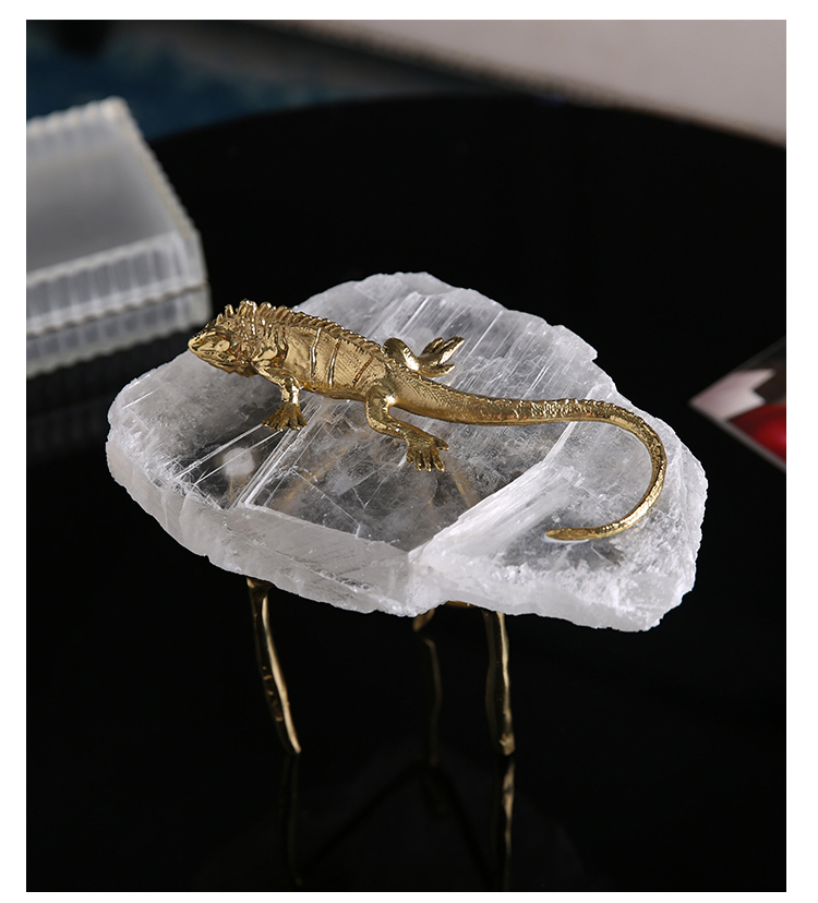 Luxurious Copper Alizard Crawling On Natural Crystal Stone Statue Home Room Decor Crafts Room Objects With Metal Frame Figurines