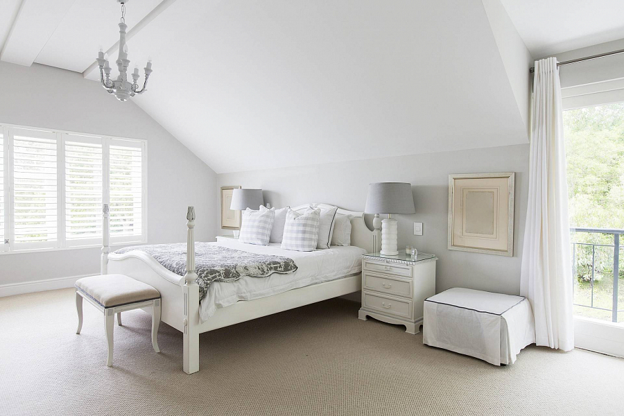 تصميم غرفة نوم مع أثاث أبيض - صورة 1