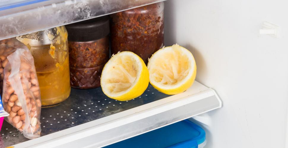 8 نصائح جدّتي لإزالة الروائح الكريهة من الثلاجة