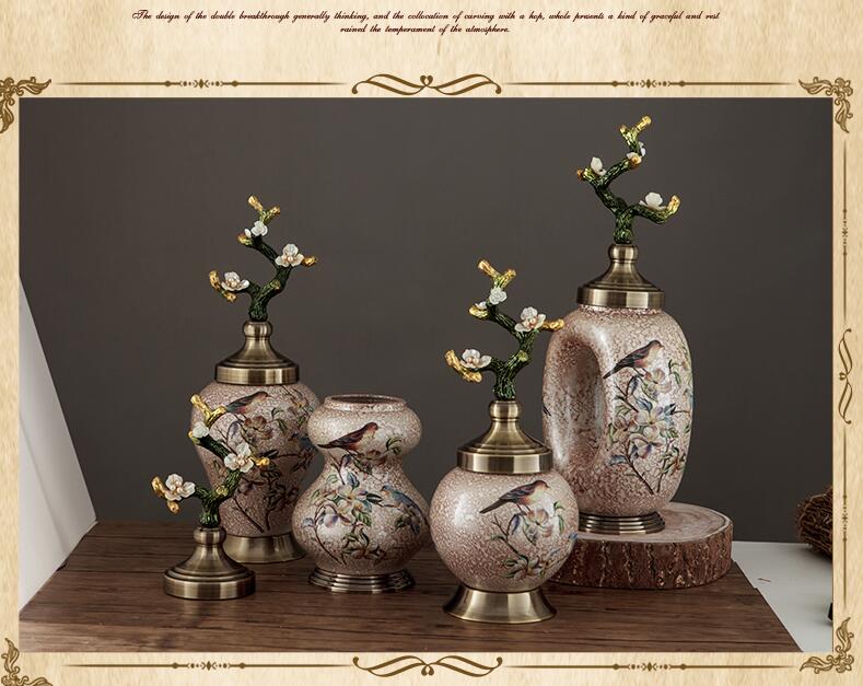 European Classic Luxury Ceramic Vase Ornaments Decoration Crafts Home Livingroom Statues Coffee Bar Desktop Retro Figurines Art