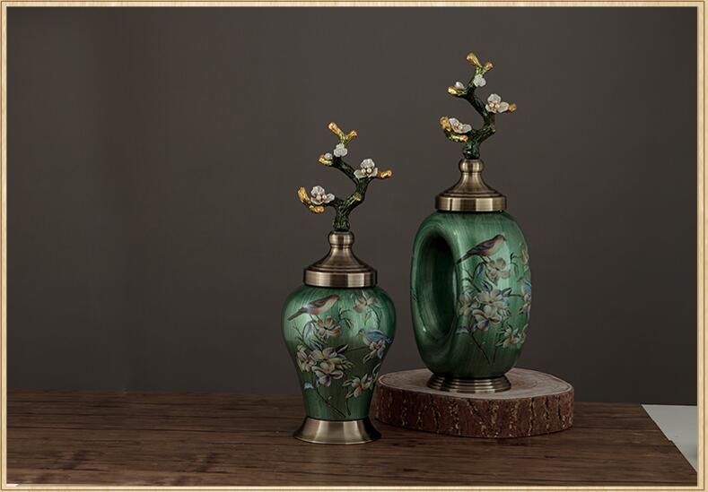European Classic Luxury Ceramic Vase Ornaments Decoration Crafts Home Livingroom Statues Coffee Bar Desktop Retro Figurines Art