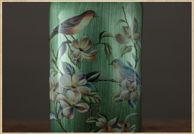 European Classic Luxury Ceramic Vase Ornaments Decoration Crafts Home Livingroom Statues Coffee Bar Desktop Retro Figurines Art