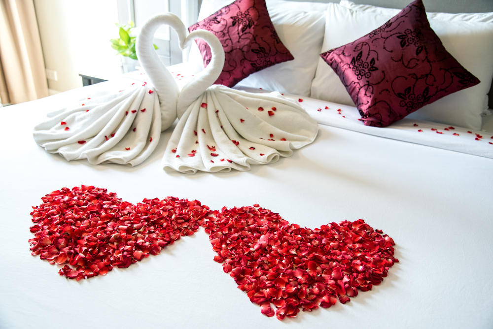 أفكار تزيين غرفة النوم في عيد الحب