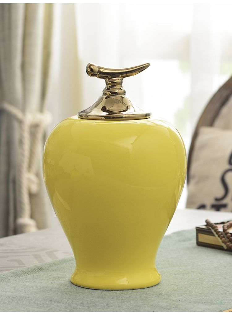 luxurious Yellow ceramic Creative storage jar home decor crafts room decoration porcelain figurine vintage Decorative cans gifts