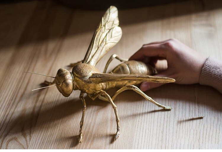 Home Room Decoration Accessories Giant Insect Resin Crafts Bee Mantis Ant Art Golden Neoclassical Sculpture Ornament Statue Gift