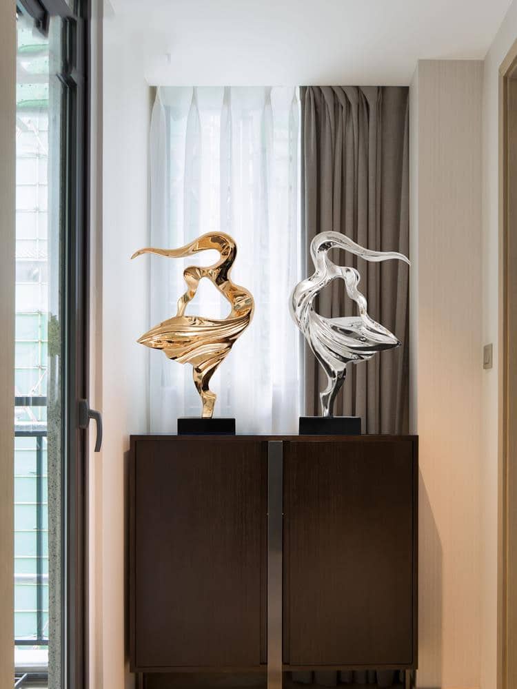 72cm Abstract Figure Sculpture Dancing Art Accessories Hotel Lobby Space Sculpture Interior Decor Plating Sculpture Crafts