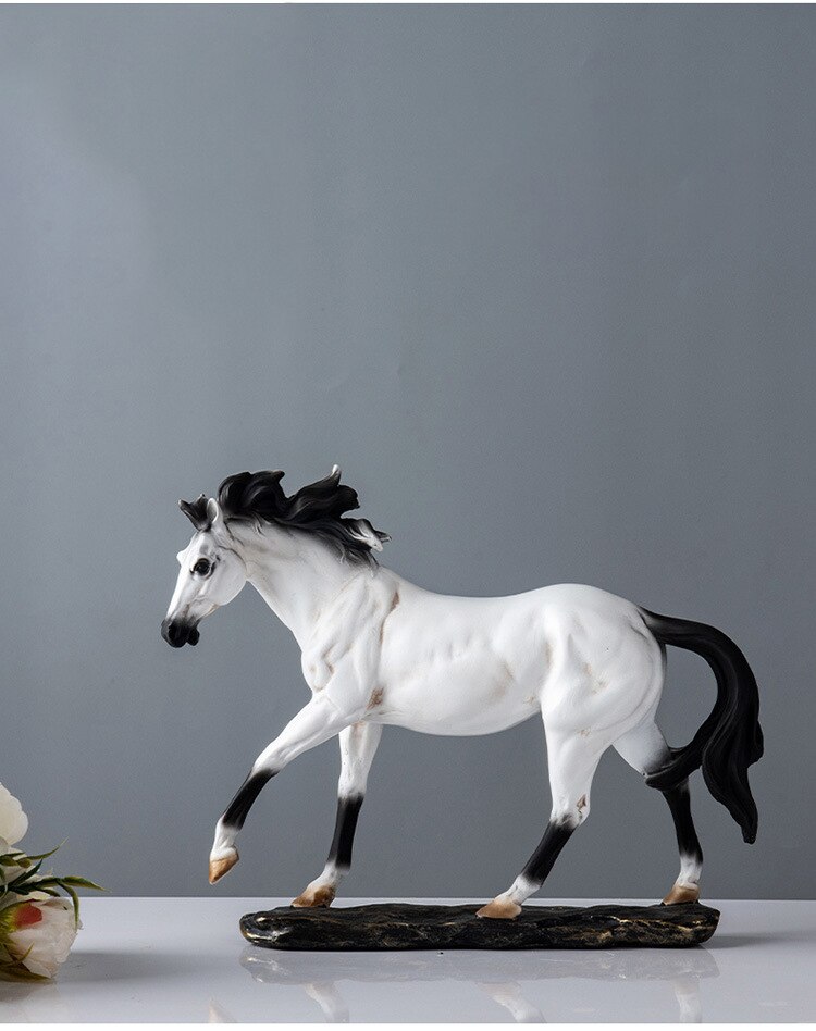 Retro Resin Horse Statue Sculpture Home Decor Accessories Living Room Decoration Desk Ornaments Lucky Success Animal Gift
