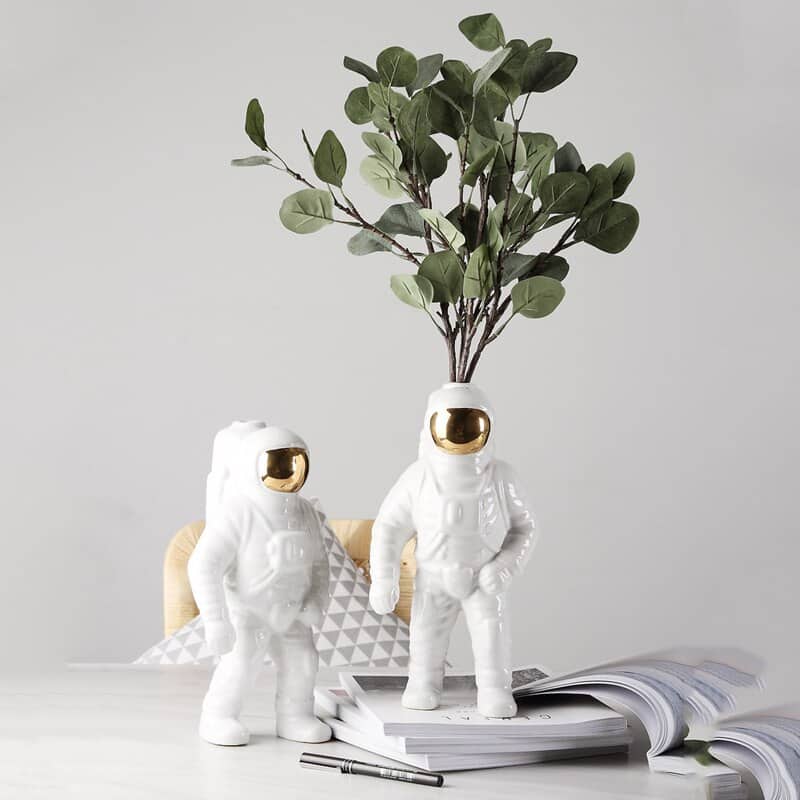 [MGT] Gold Space Man Sculpture Astronaut Fashion Vase Creative Modern Ceramic Cosmonaut Ornament Model Garden Statue Decorations
