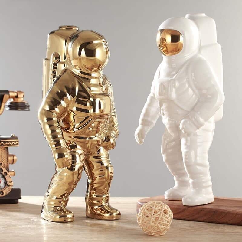 [MGT] Gold Space Man Sculpture Astronaut Fashion Vase Creative Modern Ceramic Cosmonaut Ornament Model Garden Statue Decorations