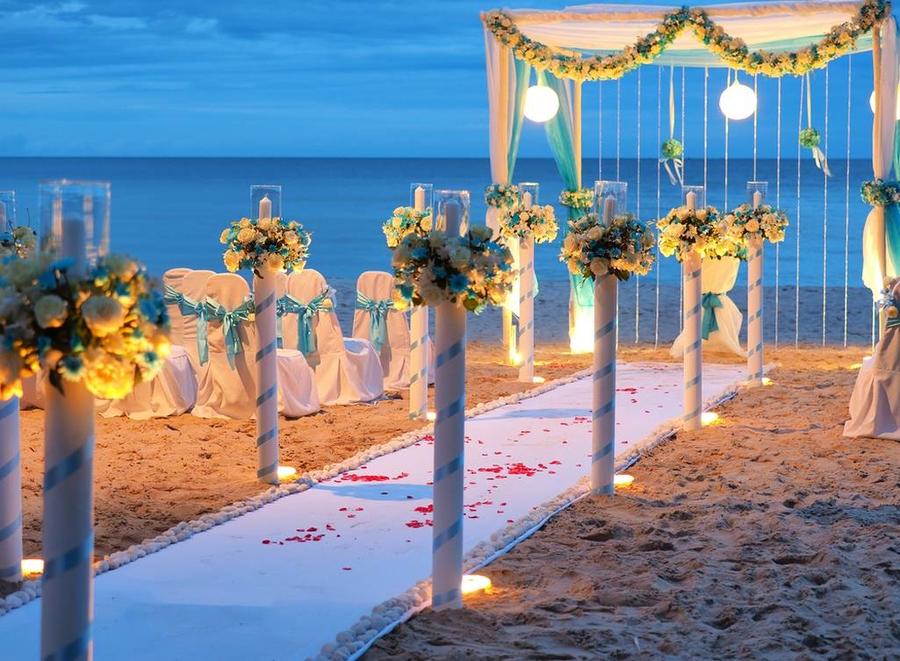 إضاءة حفلات الزفاف على الشاطئ